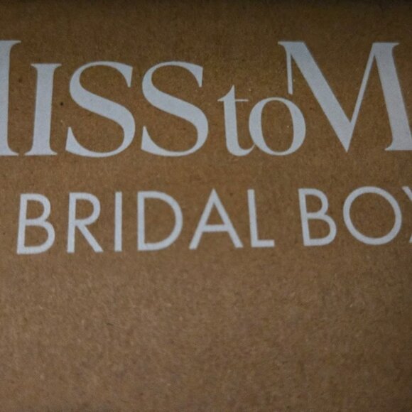 It's party time Miss to Mrs Bridal box. - Picture 10 of 12